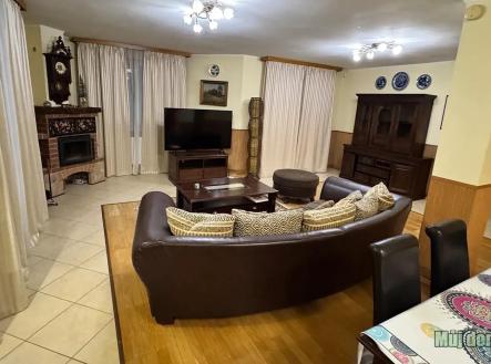 Pronájem domu/vily, 280 m²