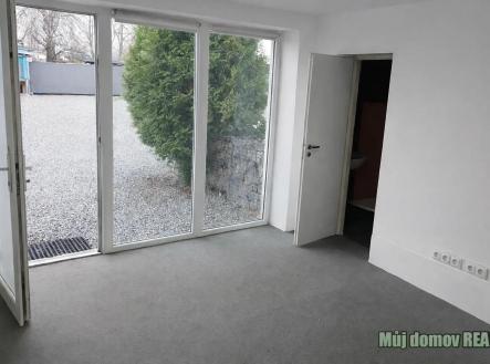 Pronájem komerčního objektu, průmyslový areál, 1 000 m²