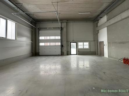 Pronájem komerčního objektu, průmyslový areál, 1 100 m²
