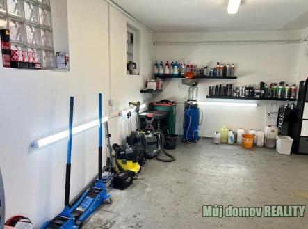 Pronájem komerčního objektu, průmyslový areál, 170 m²