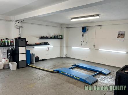 Pronájem komerčního objektu, průmyslový areál, 170 m²