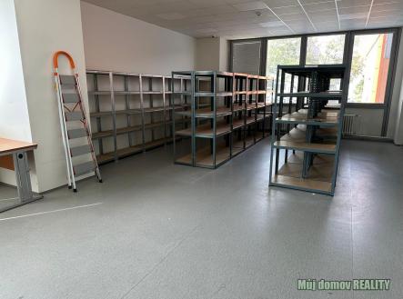 Pronájem skladovací prostor, 105 m²