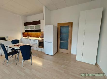 Pronájem bytu, 1+kk, 42 m²