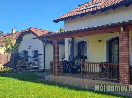 Pronájem domu/vily, 711 m²