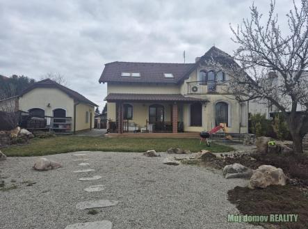 Pronájem domu/vily, 711 m²