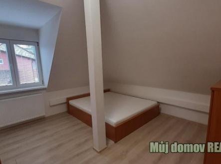 Pronájem bytu, 3+kk, 85 m²