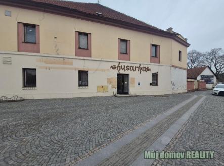 Pronájem domu/vily, 1 200 m²