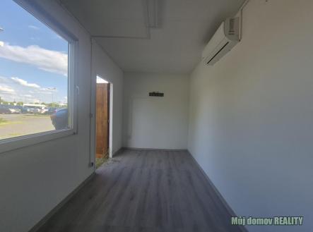 Pronájem komerčního objektu, jiný, 1 000 m²