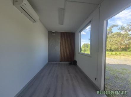 Pronájem komerčního objektu, jiný, 1 000 m²
