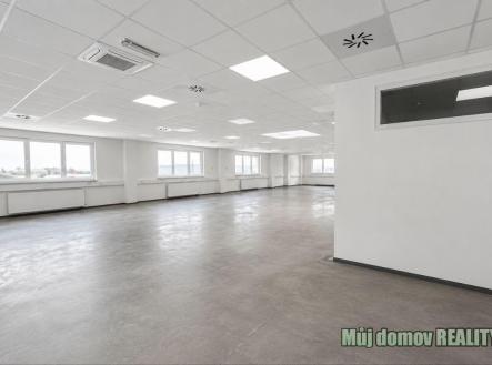 Pronájem skladu, 580 m²