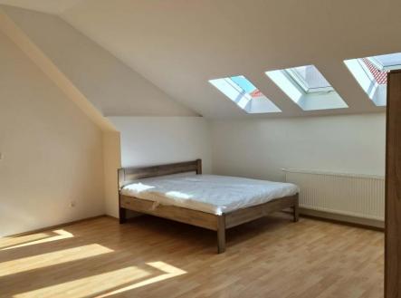 Pronájem bytu, 3+kk, 85 m²