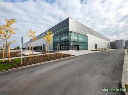 Pronájem komerčního objektu, průmyslový areál, 10 200 m²