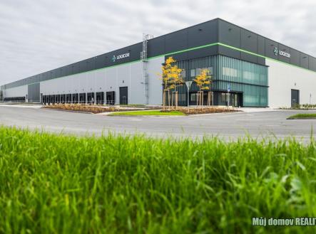 Pronájem komerčního objektu, průmyslový areál, 10 200 m²