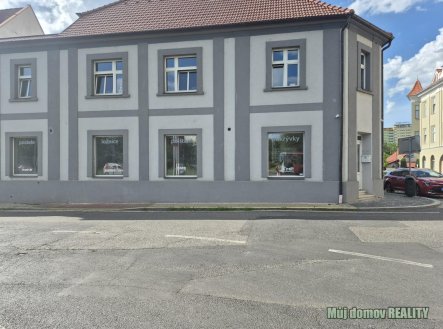 PRONÁJEM OBCHODNÍHO PROSTORU + BYT 3+KK | ŽATEC