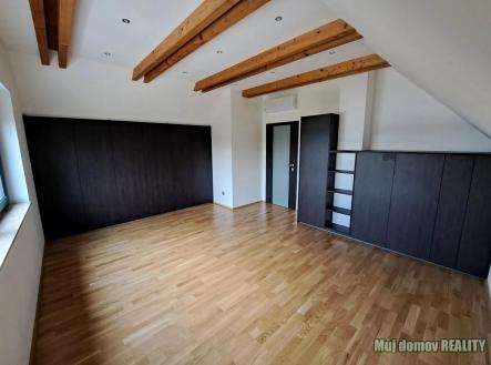 Pronájem domu/vily, 166 m²