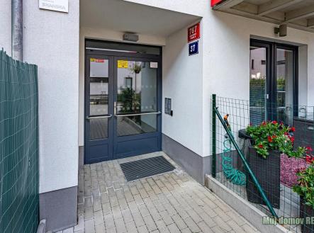 Pronájem bytu, 1+kk, 32 m²