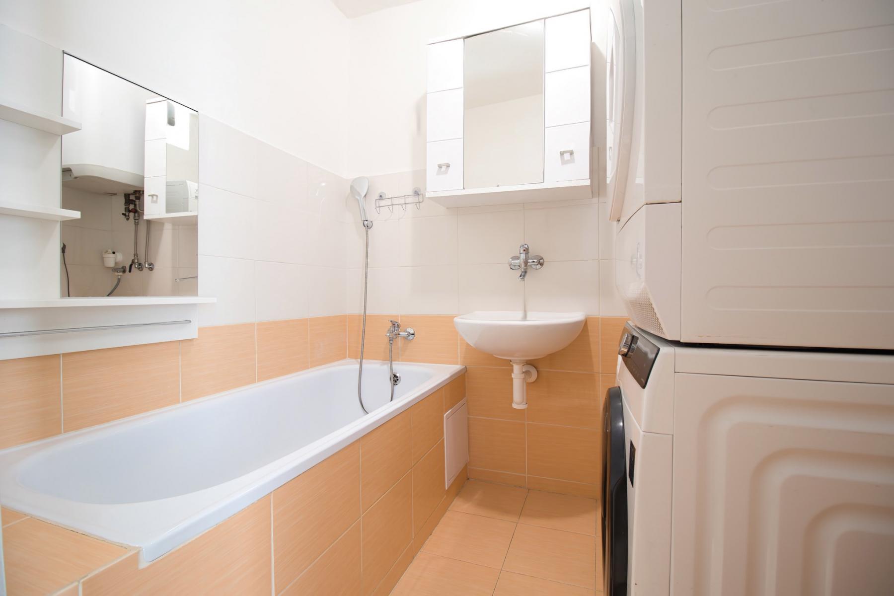 Pronájem, byt 2+1, U Tržnice, Neratovice