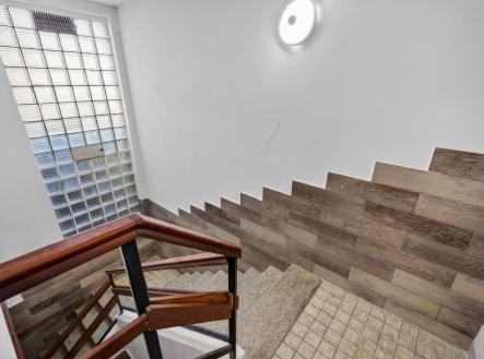 Prodej obchodní prostor, 328 m²