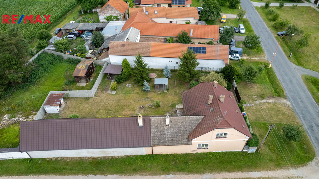 Letecký snímek nemovitosti ze západu