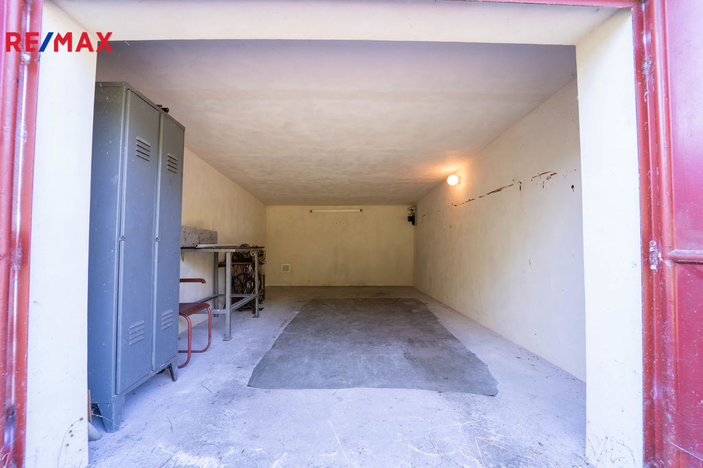 Vnitřní prostor garáže