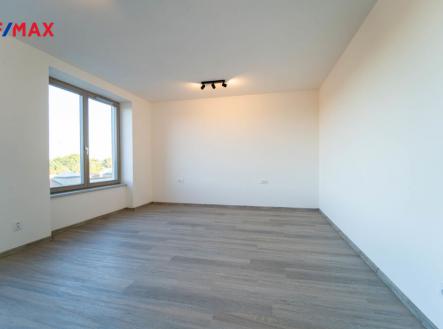 Pronájem bytu, 1+kk, 32 m²