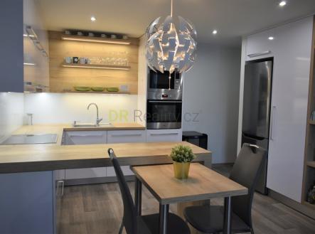 Pronájem bytu, 2+kk, 42 m²