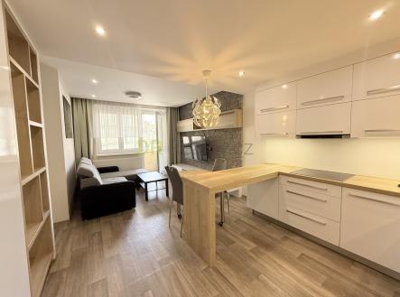 Pronájem bytu, 2+kk, 42 m²