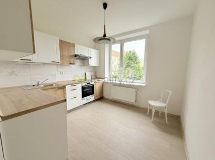 Pronájem bytu, 2+kk, 37 m²