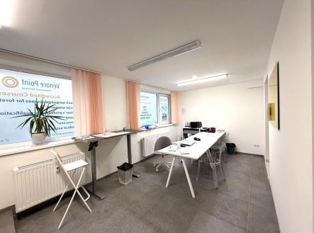 Pronájem kanceláře, 56 m²