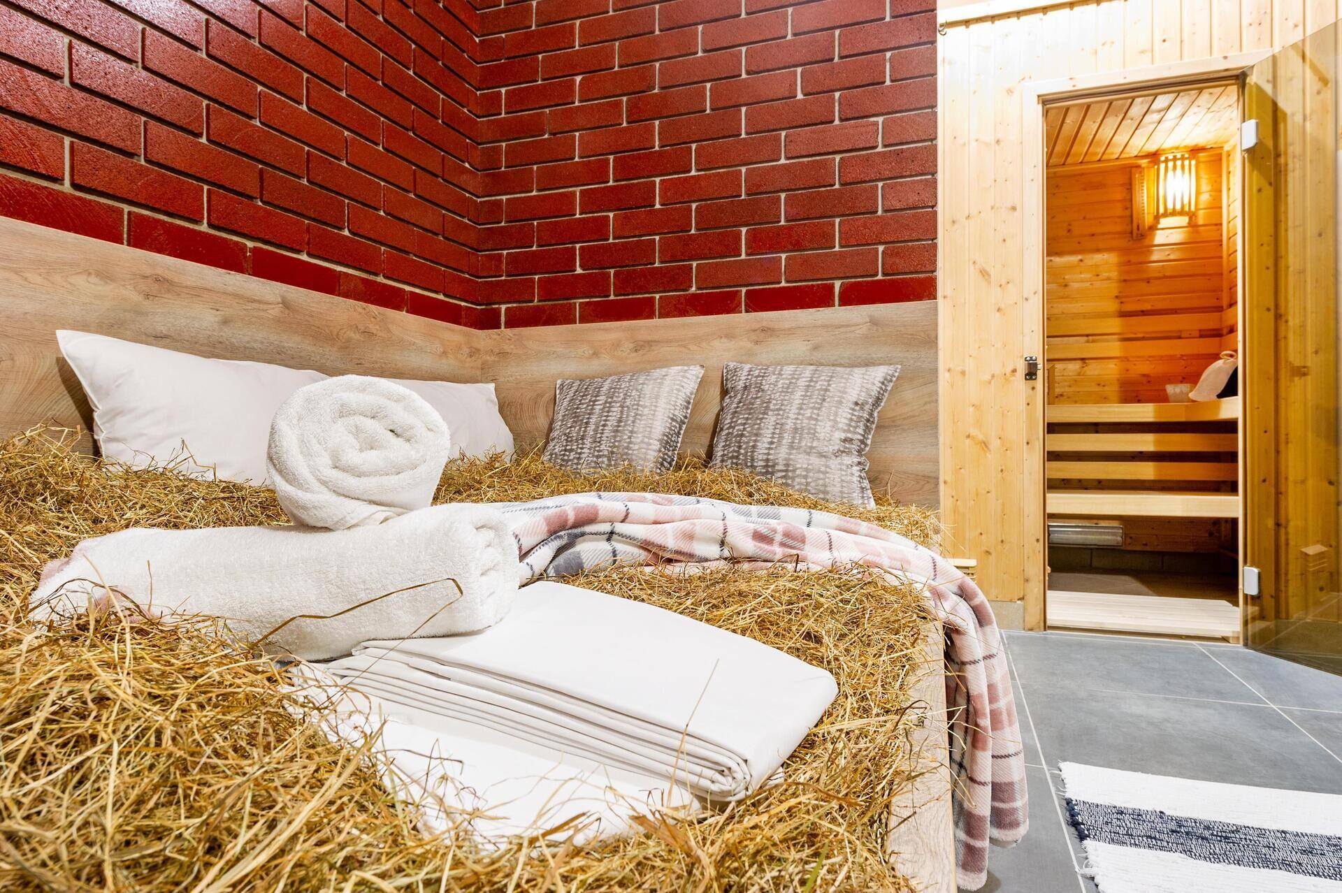 Plně vybavený komerční prostor typu SPA - 333 m², Praha 5 - Smíchov, Zborovská 19