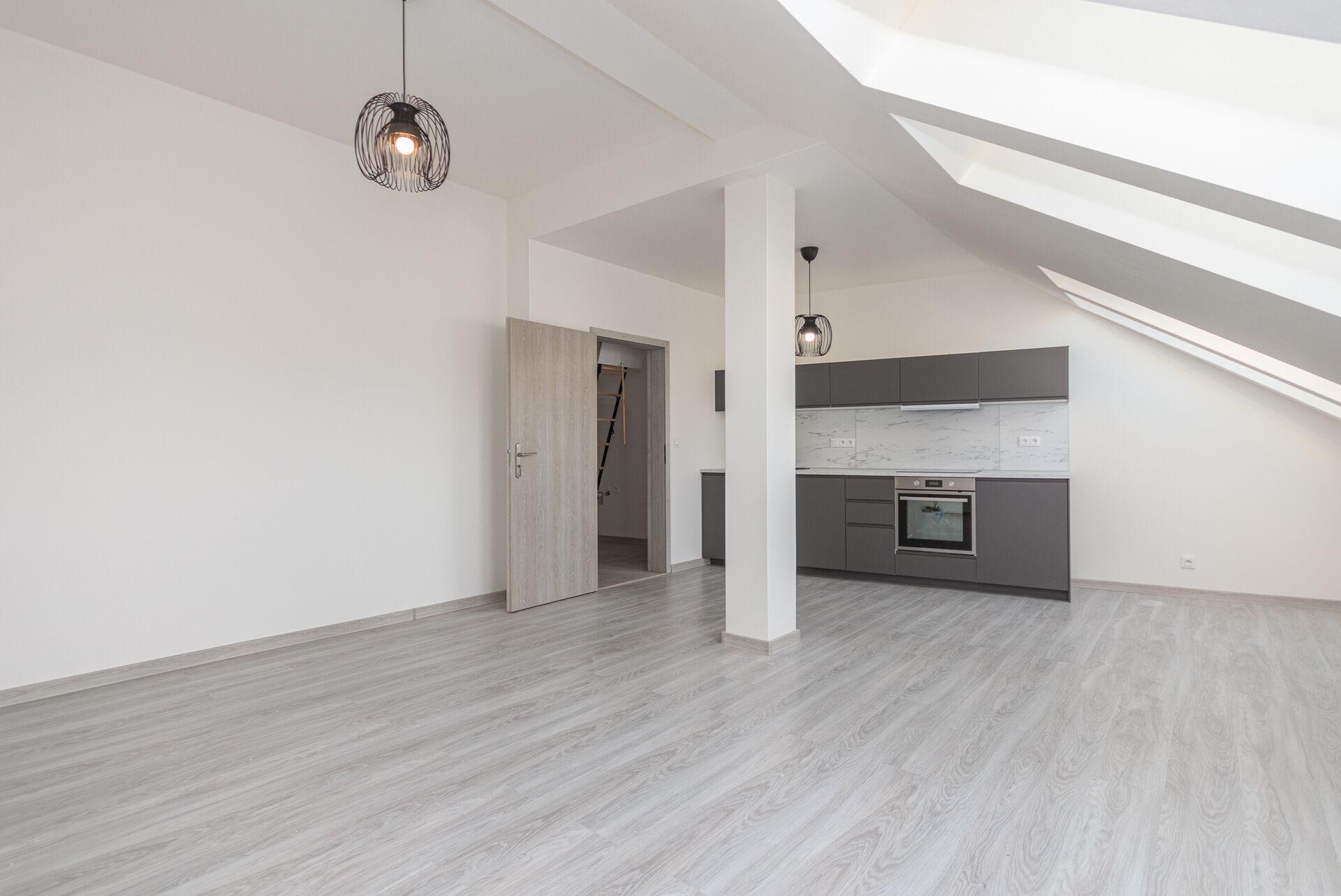 Pronájem 1kk bytu, 49m2, ve Starých Vršovicích