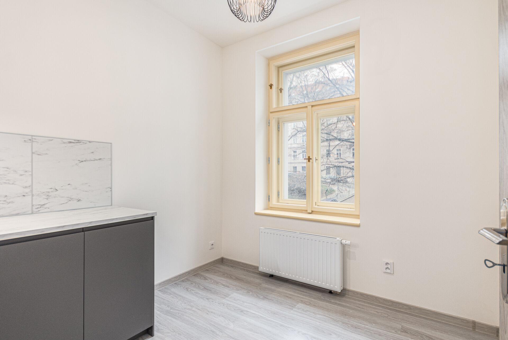 Pronájem útulného bytu 2+kk, 29,1 m², Košická 18 - Praha, pár kroků od Havlíčkových sadů