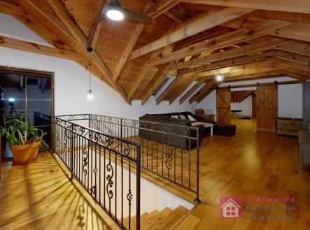 Pronájem domu/vily, 277 m²