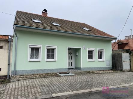 Prodej komerčního objektu, jiný, 275 m²