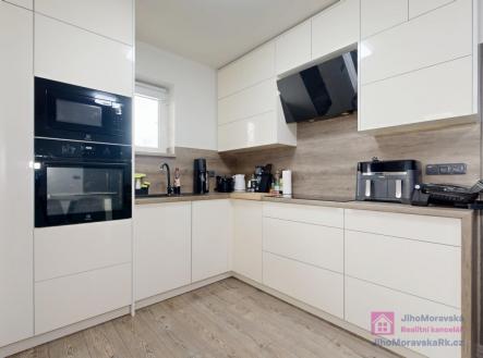 Pronájem bytu, 2+1, 84 m²