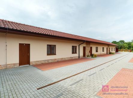 Prodej komerčního objektu, jiný, 664 m²