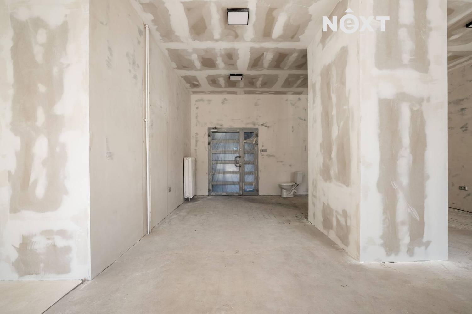 Pronájem komerční Obchodní prostory, 140㎡