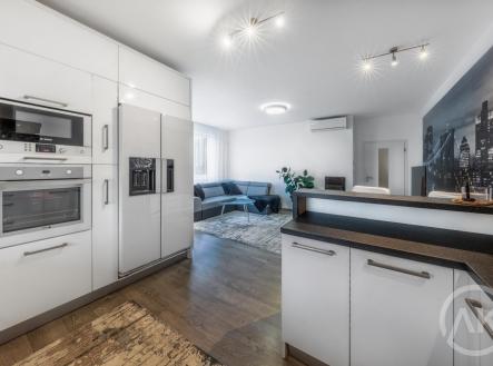 Pronájem bytu, 3+kk, 107 m²