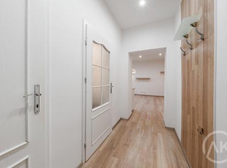 Pronájem bytu, 1+kk, 38 m²