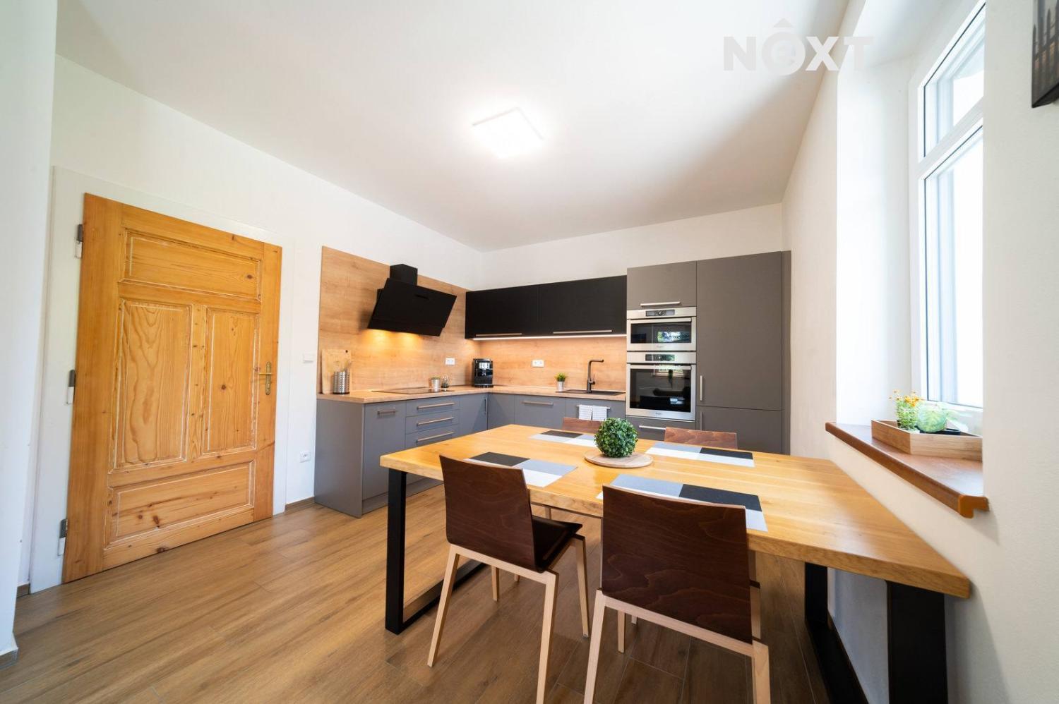 Prodej komerční Apartmány, 274㎡