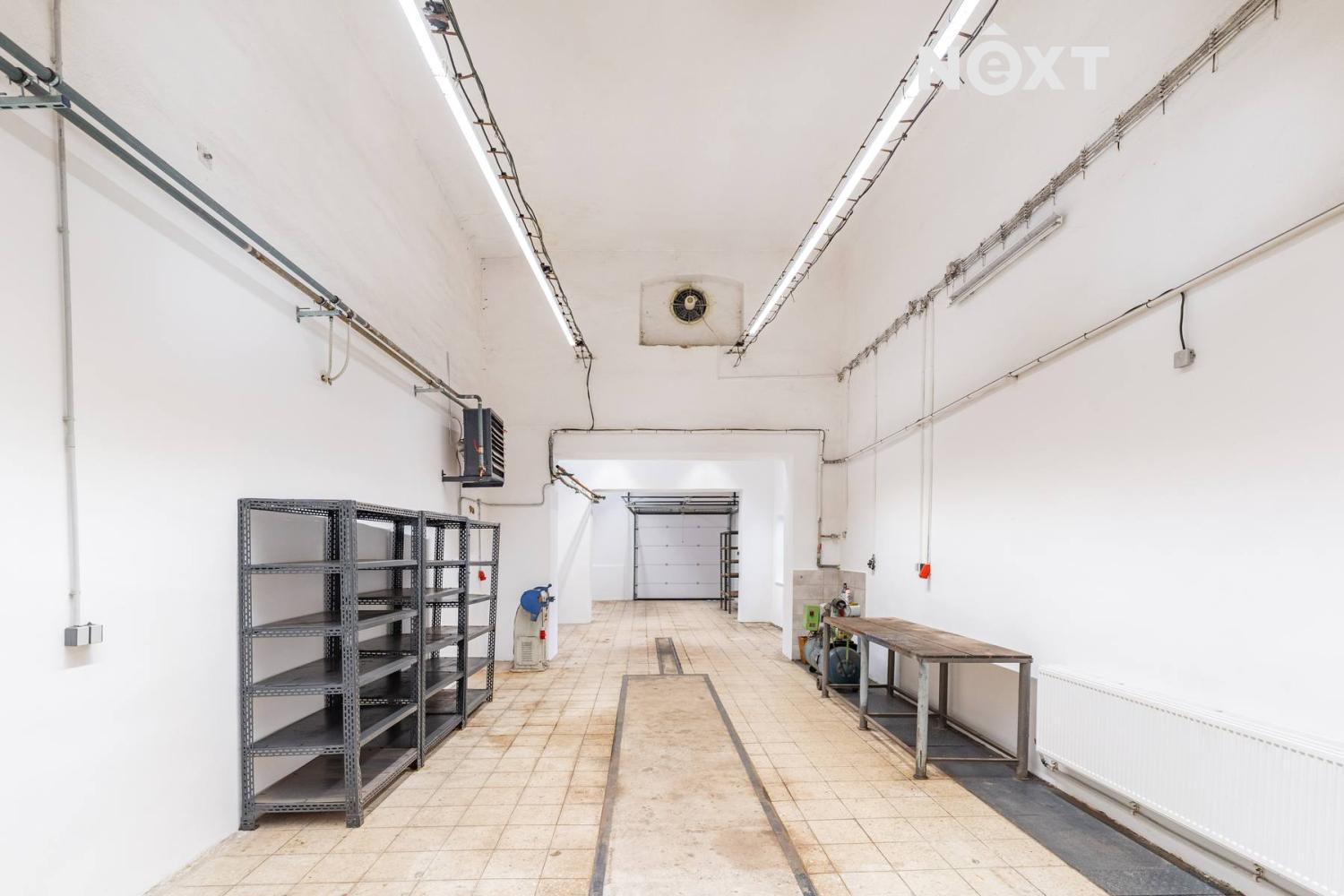 Pronájem komerční Sklady, 232㎡