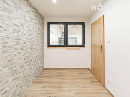 Pronájem komerčního objektu, sklad, 400 m²