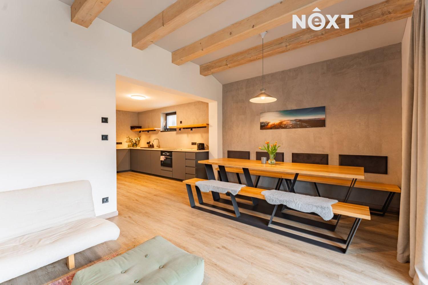 Prodej komerční Apartmány, 197㎡