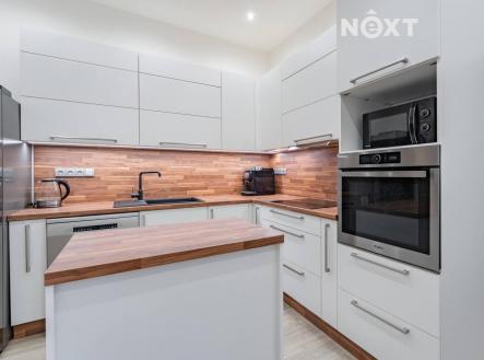 Pronájem bytu, 4+1, 109 m²