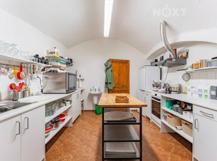 Pronájem komerčního objektu, jiný, 200 m²