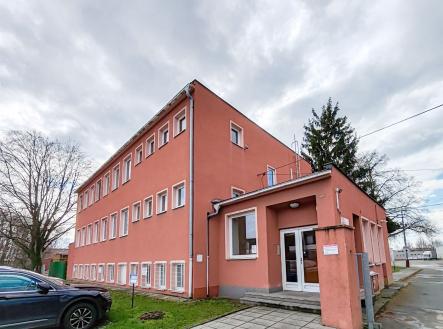 Pronájem kanceláře, 200 m²