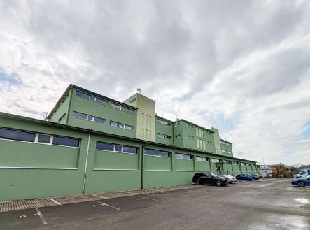 Pronájem kanceláře, 415 m²