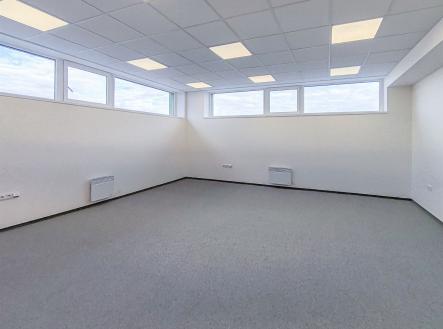 Pronájem kanceláře, 415 m²