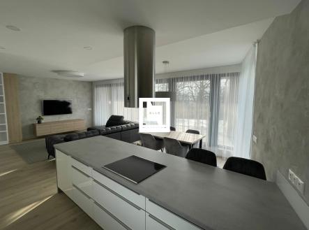 Pronájem bytu, 3+kk, 90 m²