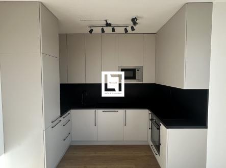 Pronájem bytu, 3+kk, 85 m²